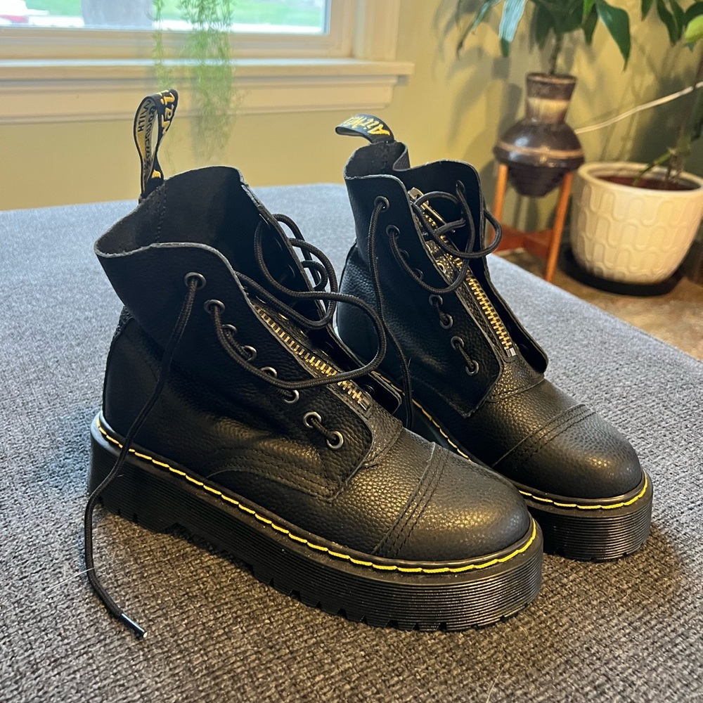 Black Leather Men's Boots